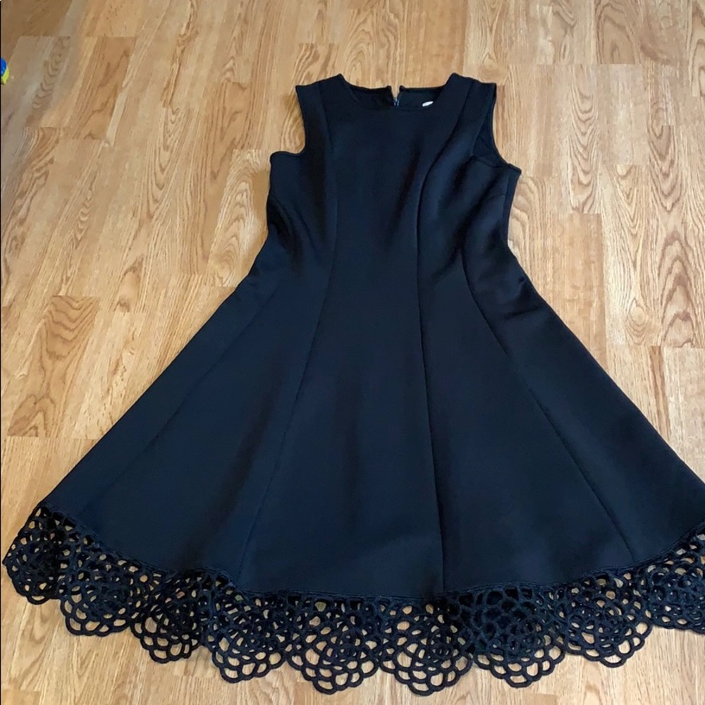 NWOT DR Collection scoop neck midi   dress, black size 6p.